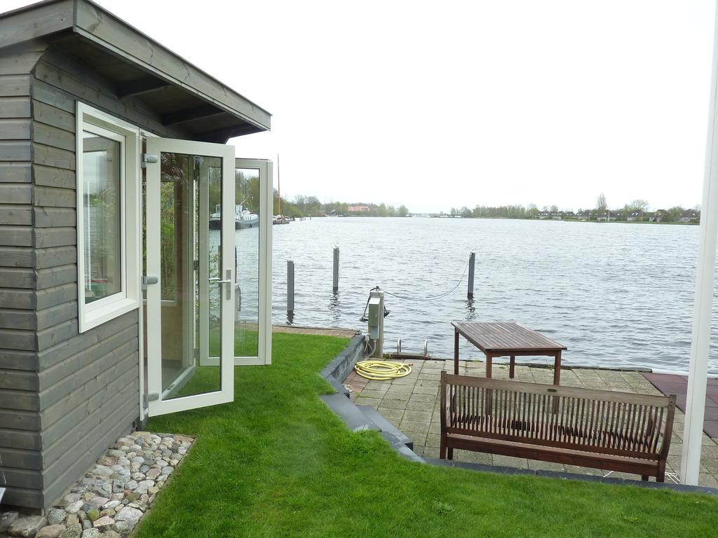 B&B It Lytshus Earnewald Bagian luar foto