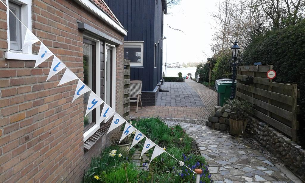 B&B It Lytshus Earnewald Bagian luar foto